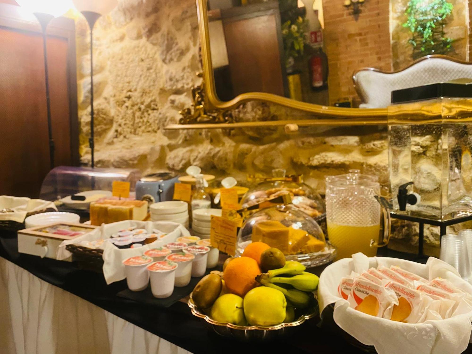 Beeclaire Guest House - Palermo — Photos 1